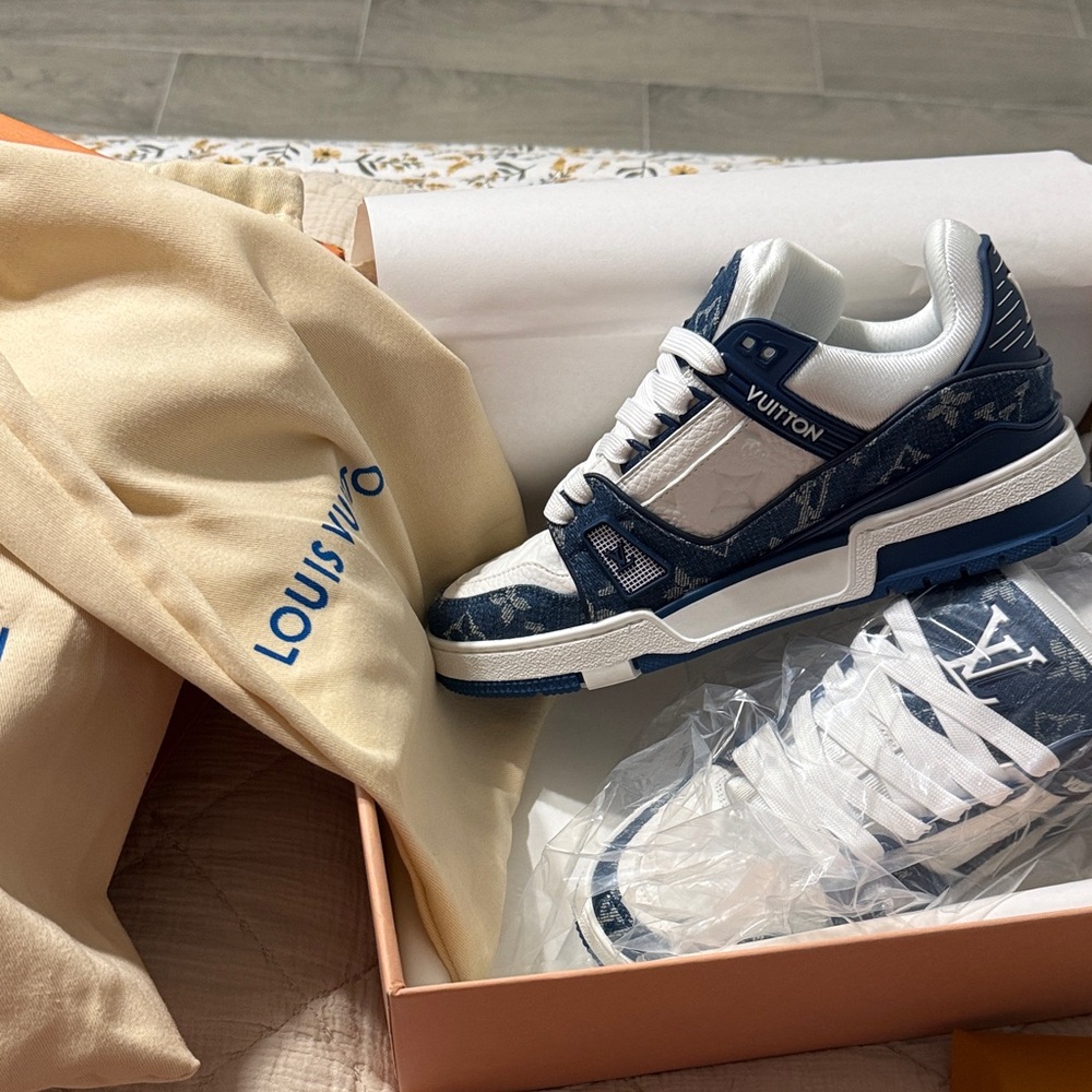 Louis Vuitton Kids Sneakers - White and Blue - Picture 6 of 6